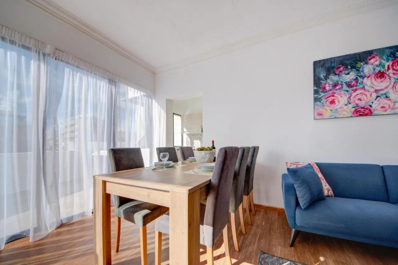 Fleur Court - Sliema 4 Bedroom Side Seaviews Apartments And Penthouse By Shortletsmalta