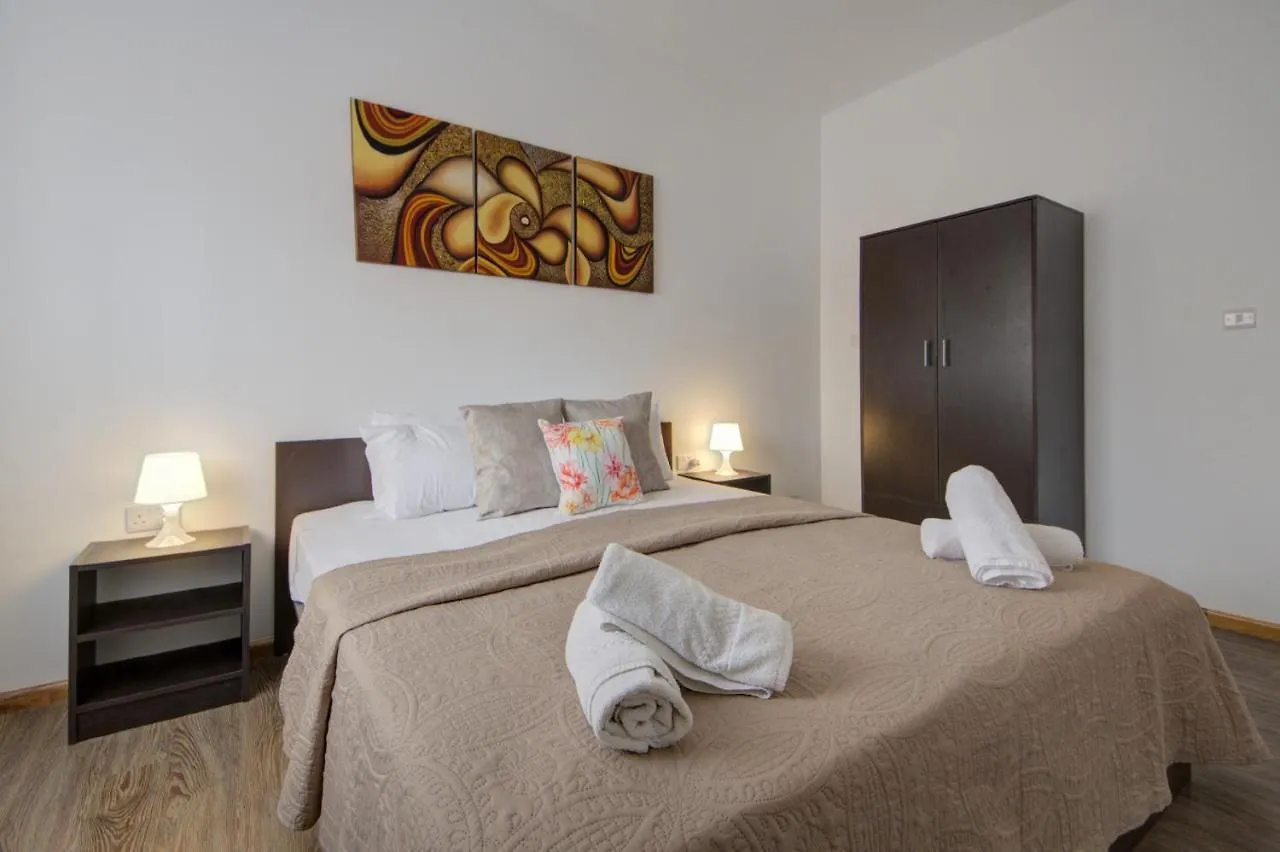 Fleur Court - Sliema 4 Bedroom Side Seaviews Apartments And Penthouse By Shortletsmalta