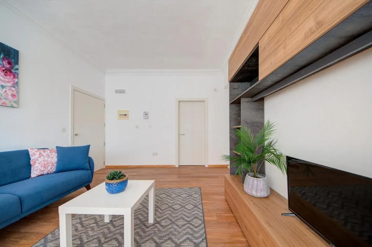 Fleur Court - Sliema 4 Bedroom Side Seaviews Apartments And Penthouse By Shortletsmalta