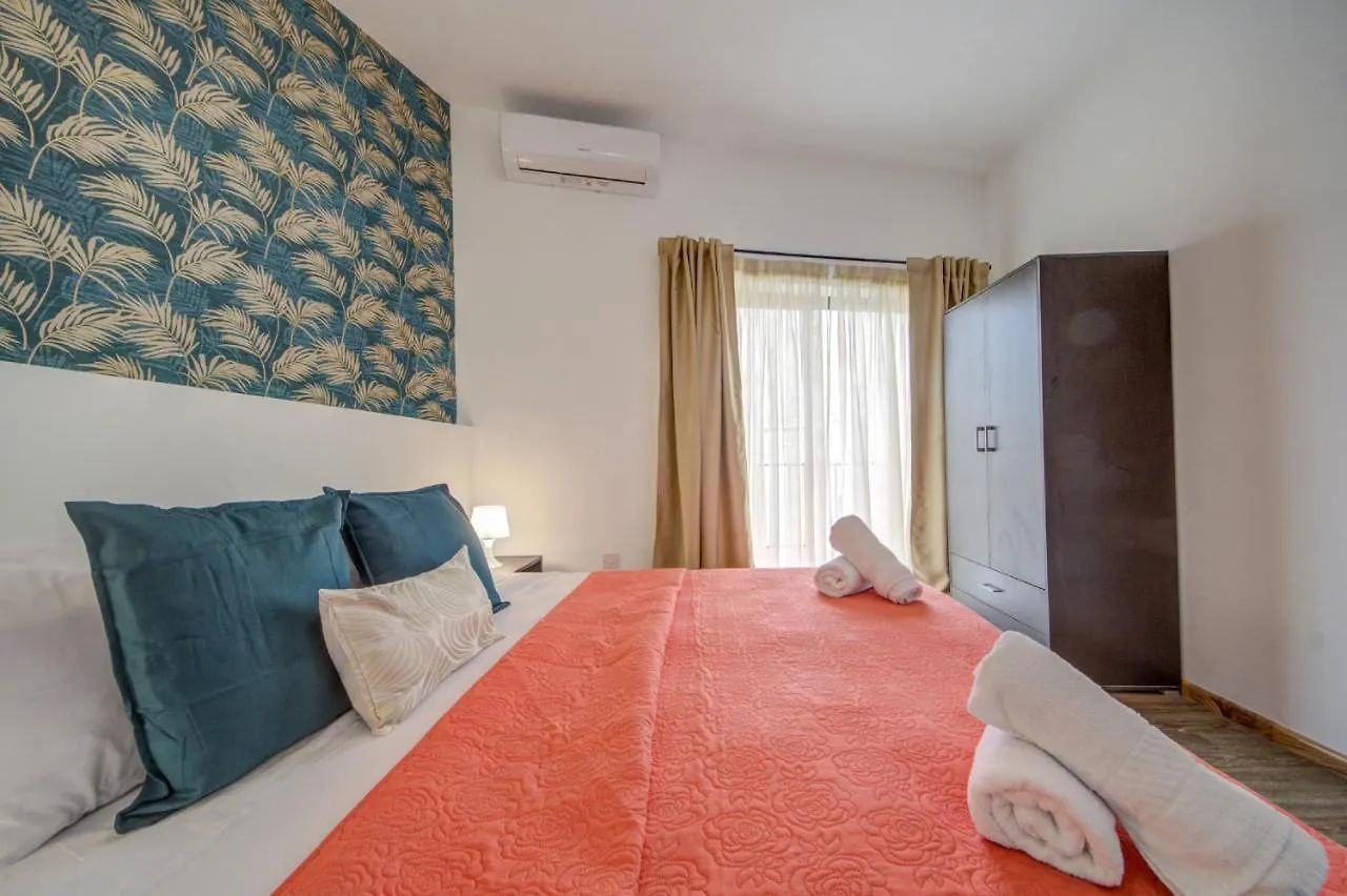 Fleur Court - Sliema 4 Bedroom Side Seaviews Apartments And Penthouse By Shortletsmalta